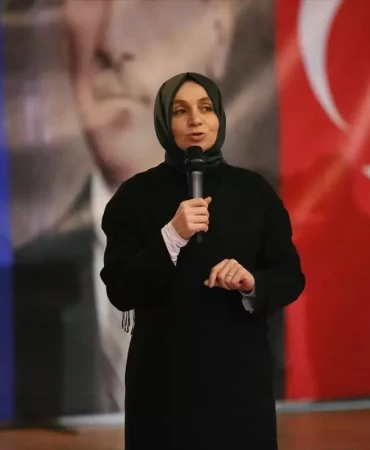 ak-parti-grup-baskanvekili-leyla-sahin-usta-a-4-18206528_amp