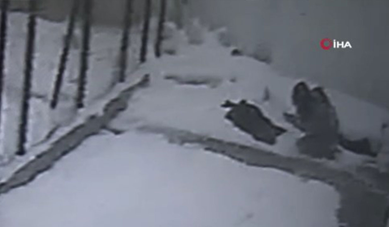 Cam silerken 3. kattan düştü! Hayatını kaybetti