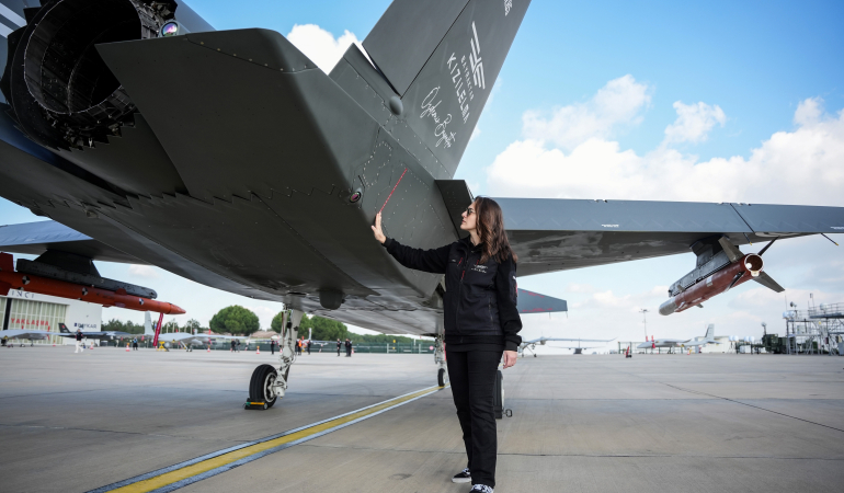 Kızılelma’ya Kadın Eli Değdi