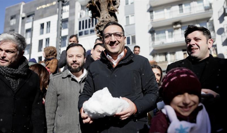 İzmir’de kar şenliği