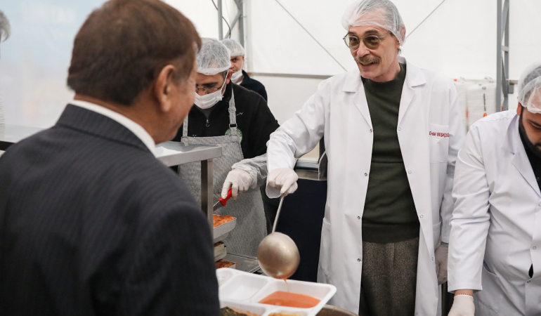 Etimesgut’ta iftar çadırları kuruldu