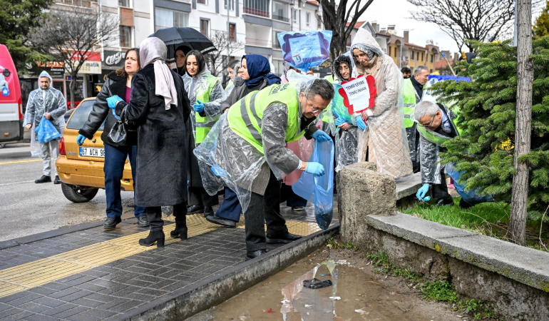 ALTINDAĞ’DA TEMİZLİK SEFERBERLİĞİ TAM GAZ (16)