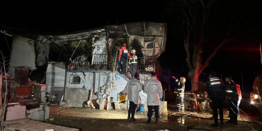 PREFABRİK EVDE ÇIKAN YANGINDA KARI-KOCA HAYATINI KAYBETTİ