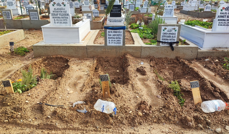 Mezarlık Sular Altında Kaldı