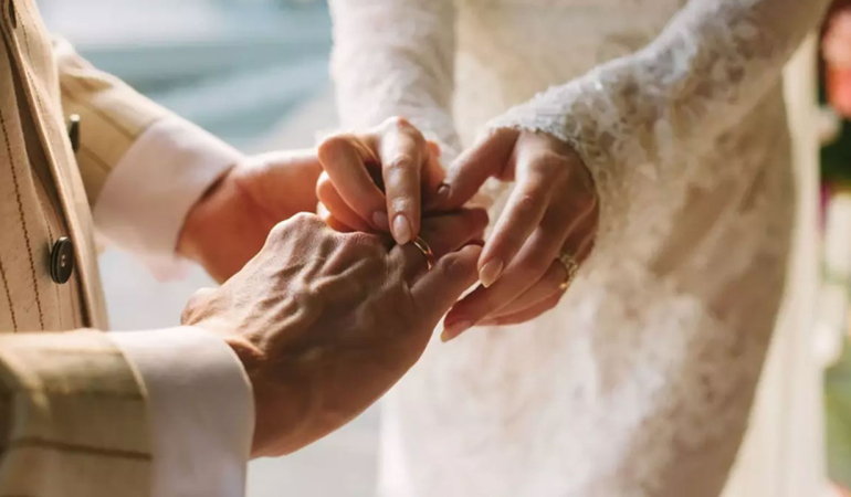 Cinsiyet değiştirenlere hapis cezası gündemde