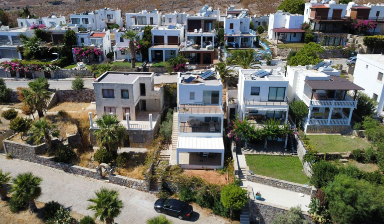 Belediye yüzde 1213 zam yaptı! O sitenin sakinleri soluğu mahkemede aldı