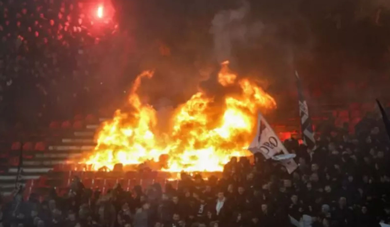 Derbide ortalık karıştı! Stadı ateşe verdiler