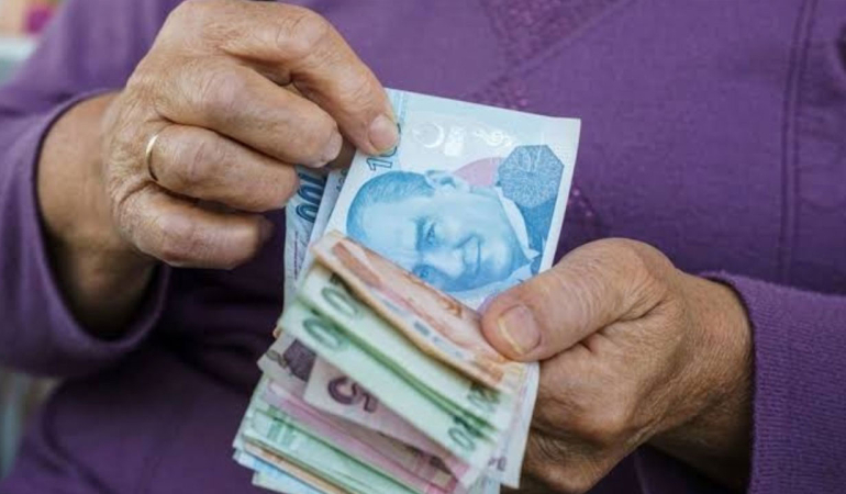 10 milyon emekliye 3 bin TL ek ödeme! Maaşlara ne zaman yansıyacak?