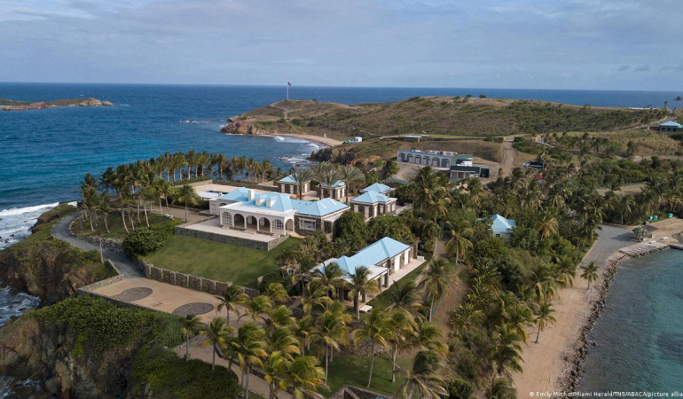 Epstein Adasında Türk Mankene Tecavüz İddiası