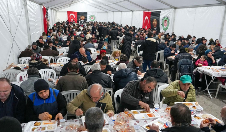Dört noktada iftar çadırı hizmette