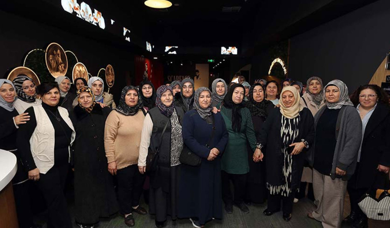 YENİMEK Kursiyerlerine Sinema Sürprizi