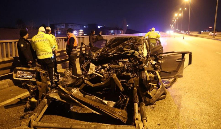 TIR’a arkadan çarptı ağır yaralandı