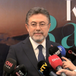 BAKAN YUMAKLI: "ÇİFTÇİLERİMİZİN ÜRETİMİNİ ETKİLEYECEK HERHANGİ BİR GÜBRE PROBLEMİ OLMAYACAK"