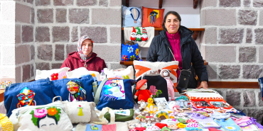 EL ÜRÜNLERİ PAZARI’NA BAHAR GELDİ (11)