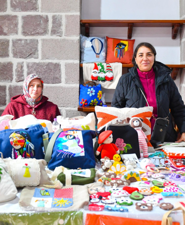 EL ÜRÜNLERİ PAZARI’NA BAHAR GELDİ (11)