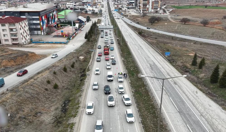 Bayram trafiğine kısıtlama: Hangi yollar etkilenecek?