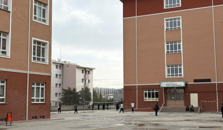 Ara tatil sona erdi, okullarda dersler yeniden başladı