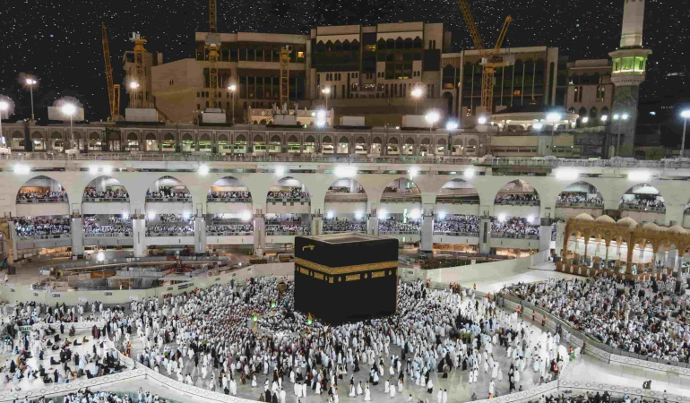 Şehit yakınları umre yolcuğuna uğurlanıyor