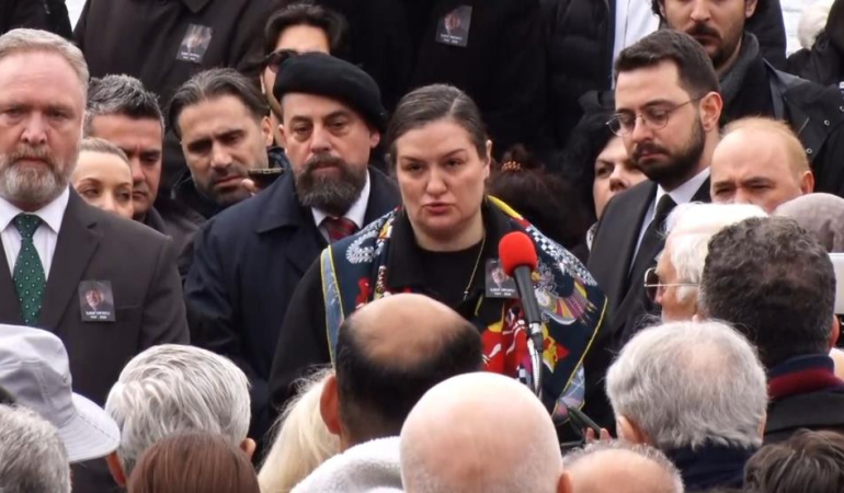 Türk Tarihinin Dev Çınarı İlber Ortaylı’ya Veda: Kızı Tuna Ortaylı’nın Gözyaşları Yürek Burktu!