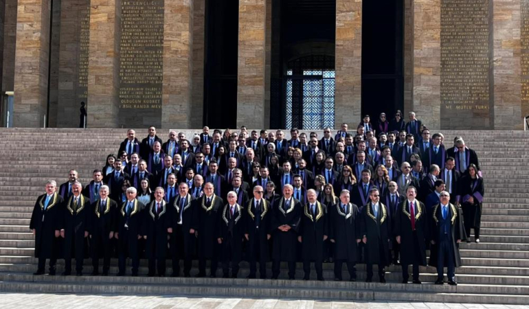 AYM’den Anıtkabir’e saygı