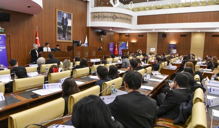 Model Başkent Meclis Simülasyonu gençleri ağırladı