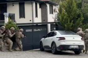 Adsız