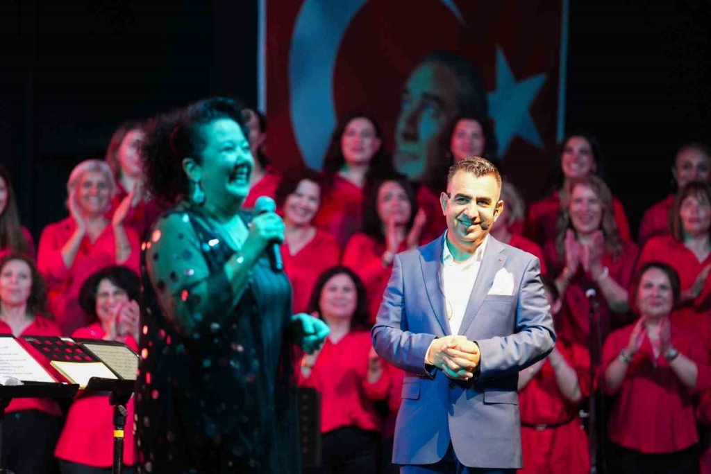 ALİAĞA'DA EMEL TAŞÇIOĞLU RÜZGARI