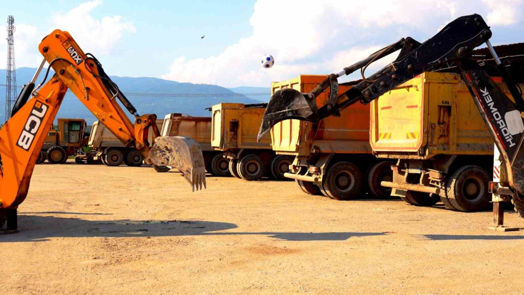 ATEŞLİ RÖVAŞATA TÜRKİYE VE DÜNYA GÜNDEMİNDE DÜZCE BELEDİYESİ'NİN DÜNYA KUPASI KLİBİ SOSYAL MEDYAYI SALLADI