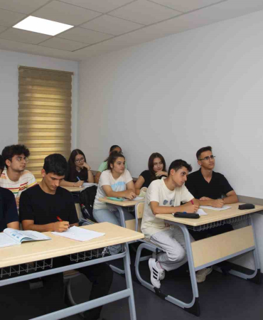 MERSİN'DE UZMANLARDAN LGS'YE GİRECEK ÖĞRENCİLERE ÖNERİLER