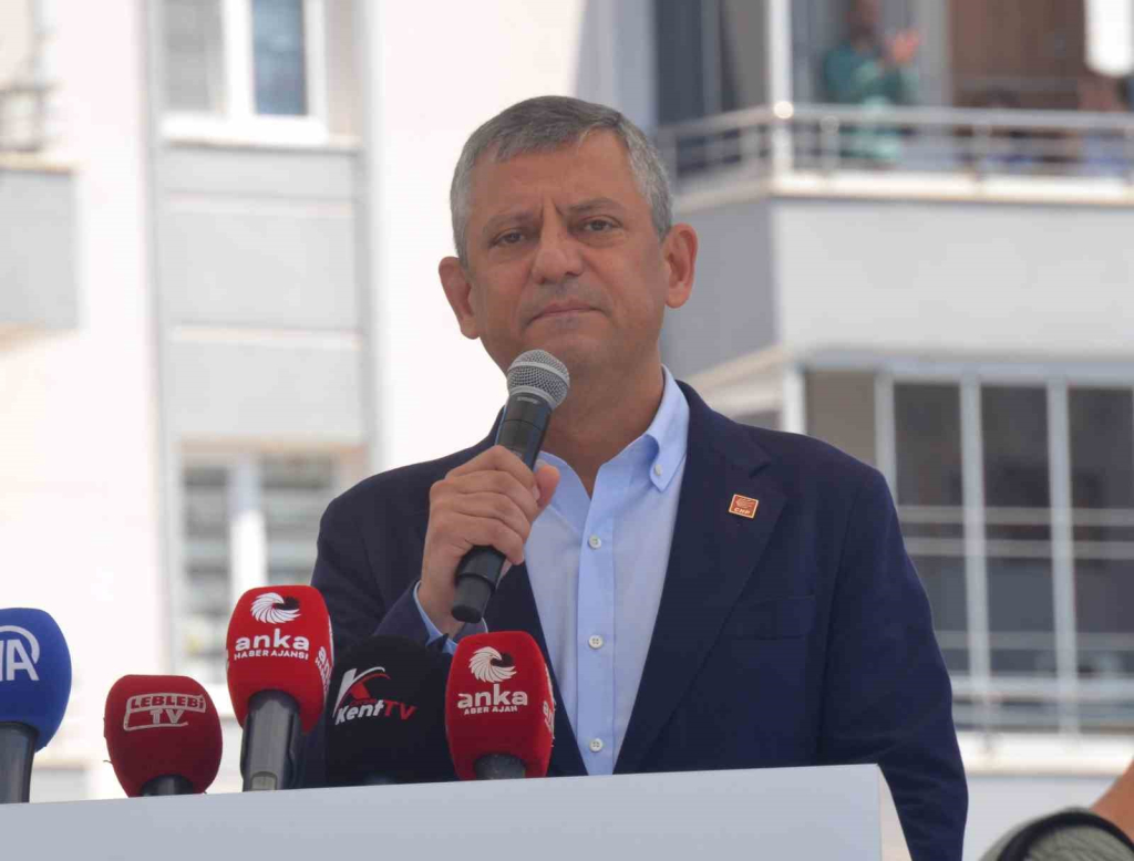 CHP GRUP BAŞKANI ÖZGÜR ÖZEL: "GEREKİRSE BU BAŞI VERECEĞİM AMA ONLARA BAŞ EĞMEYECEĞİM" "BUTLAN MESELESİ CUMHURİYET HALK PARTİSİ'NİN İÇ MESELESİ DEĞİLDİR"