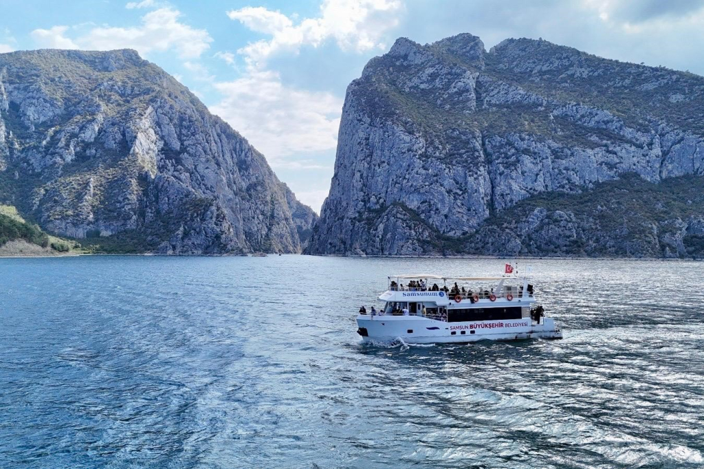 SAMSUN GEZİNTİ GEMİLERİ, YENİ SEZONDA TURLARA BAŞLADI