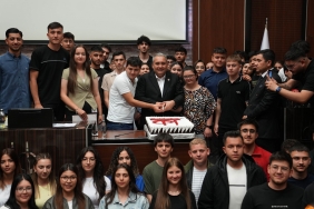 baskan_ozarslan_stajini_belediyede_tamamlayan_ogrencilere_sertifika_verdi_kecioren.bel.tr_3317