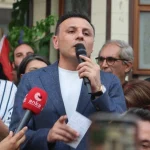 ozgur-celik-en-kisa-surede-kurultay-olmaz-ise-su-akar-yatagini-bulur-20.06.2026